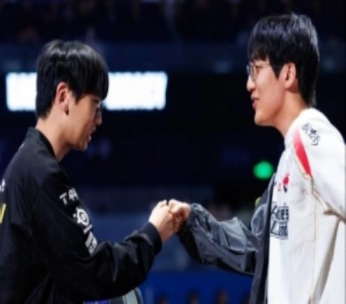 LOL官方分享Doran与Tarzan合影并配文：一年一度的GRF聚首