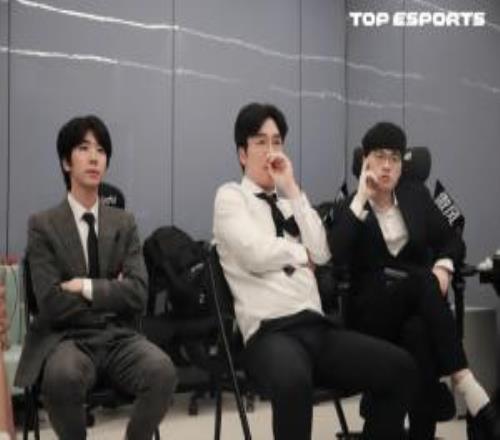 Homme回应一二局BP争议点：我太关注于下路对线强度，导致阵容有点不伦不类