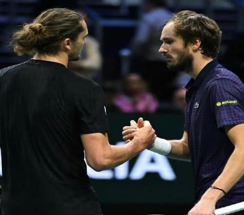 吉米康纳斯为兹维列夫的未来投下了一束强光