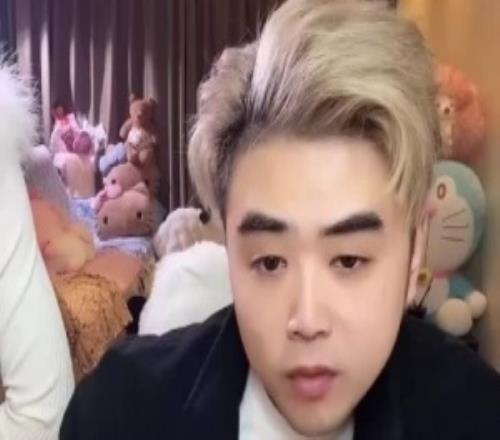 朱开：Xiaohu夺冠的概率不大，WBG进世界赛有可能打团问题太大了