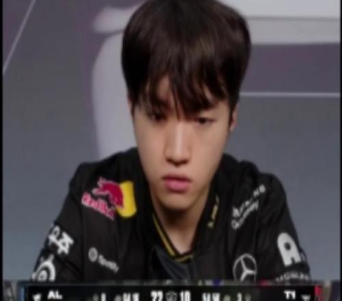 Keria回顾对冰鸟的看法：相赫哥本身就很“老”，所以很擅长