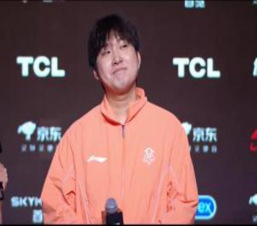 OMG上单Hery赛后采访期间情绪失控：眼含热泪，多个问题无法回答