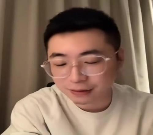 王多多：联赛习惯对我们影响太深劣势时候就是疯狂打架输了就下一把