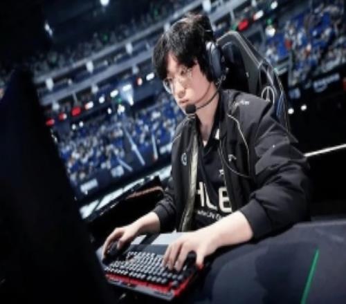 Zeus：进赫哥长期在LPL，在一些关键局面的想法和我有所不同