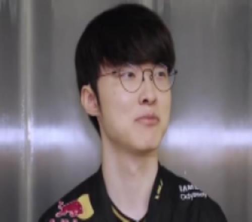 李哥你什么意思谁会拿下S15冠军Bdd：KT！Faker：BLG！