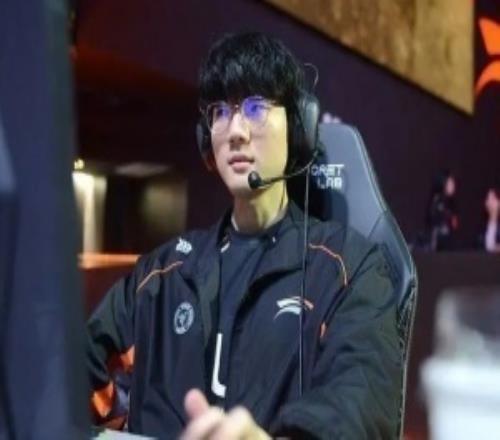 就差官宣了！Viper的微博认证已经改为BLG电子竞技俱乐部英雄联盟选手