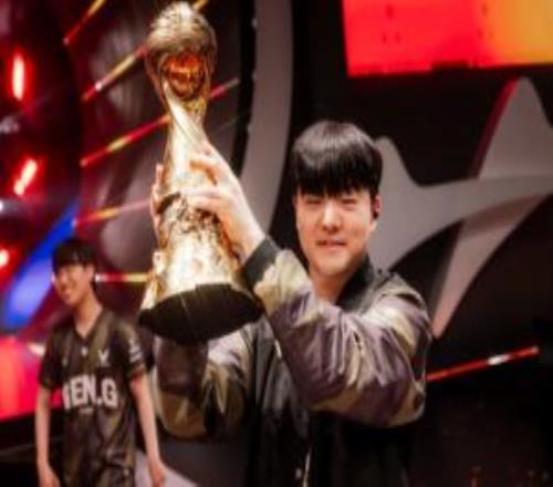 中单行不行我三叔还看不出来理性讨论：Canyon重回GEN是不是因为HLE续约了Zeka