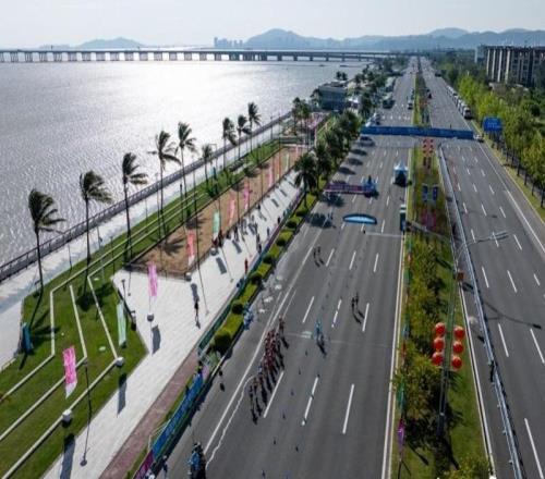 广东队刘虹谢幕战家人现场助威，北京队杨家玉夺金