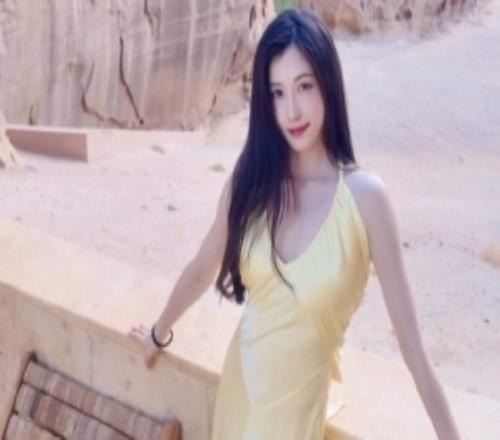 主持张小薇晒旅游照：沙特真的美的不像话，后劲太大