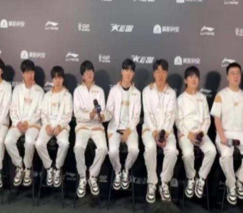 jiejie：加入WBG是新的开始希望自己打好为队伍拿到更好成绩！