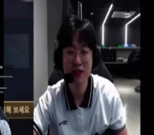 peanut和zeus聊染发：现在时机有点尴尬，反正最后是要剃头的