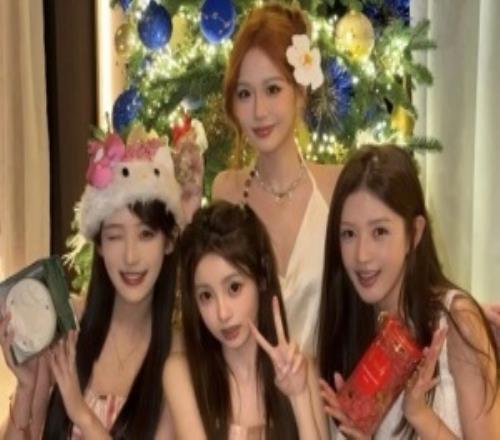 38岁人还被称小猫王思聪女友懒懒晒自拍：看我钓大鱼庆生双人床单醒目